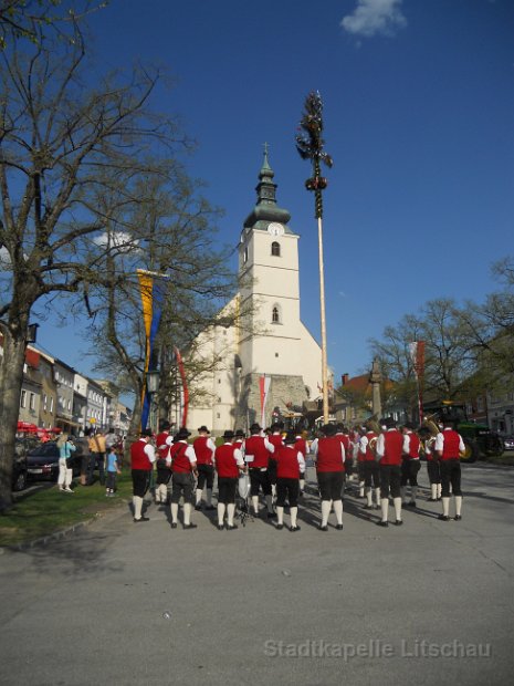 2012_04_30 Maibaumaufstellen in Litschau (9)
